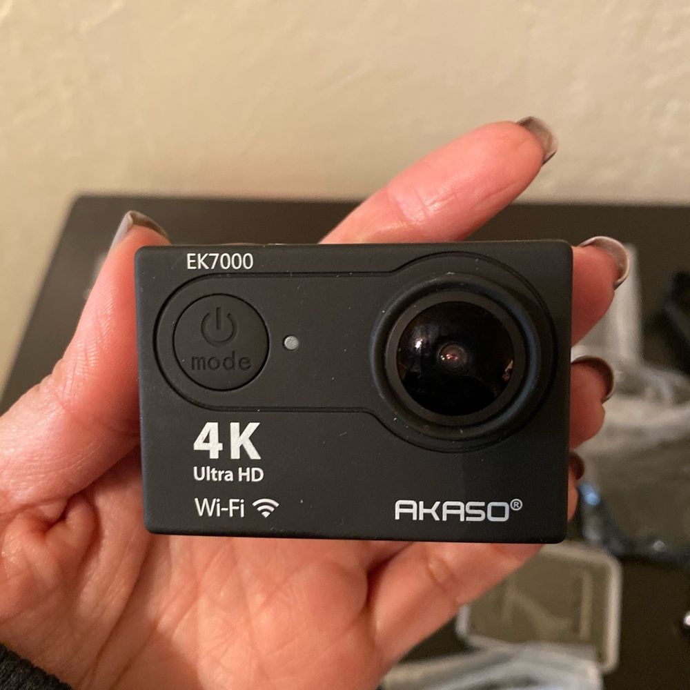 New Akaso Action Camera EK7000 WITH memorycard